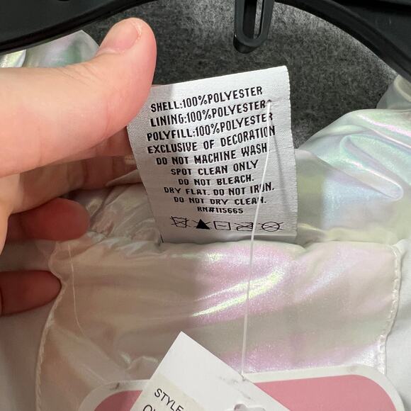 Hello Kitty Snow Angel Cropped Puffer Vest Size XL - Picture 16 of 16